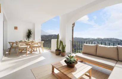 Apartamento de 3 dormitorios en Marbella, Spain No. 454