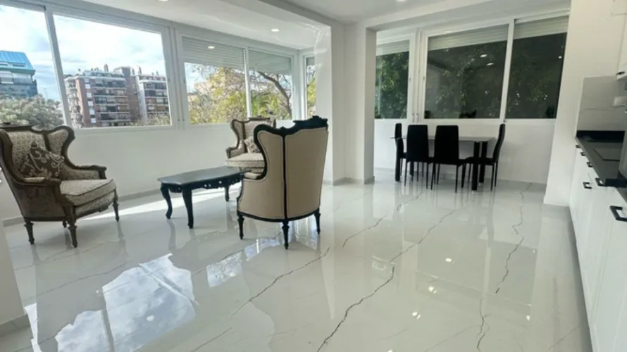 Apartamento de 2 dormitorios en Marbella, Spain No. 642