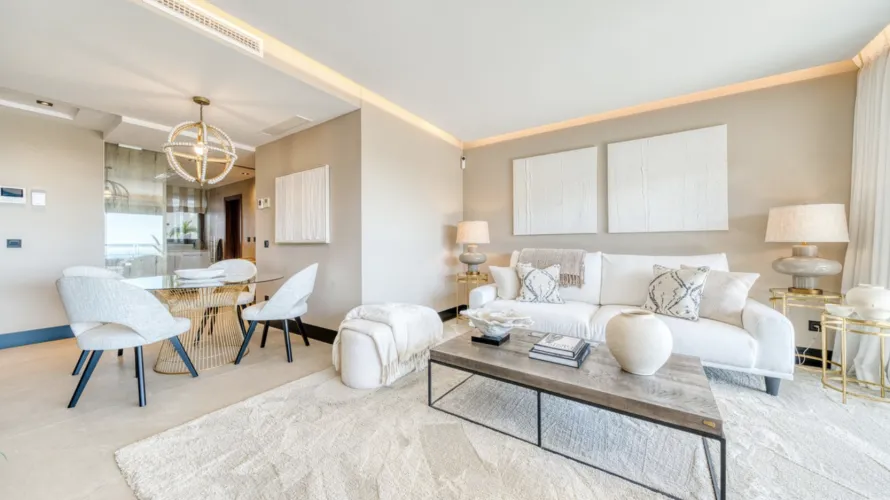 Apartamento de 2 dormitorios en Marbella, Spain No. 582 № 3