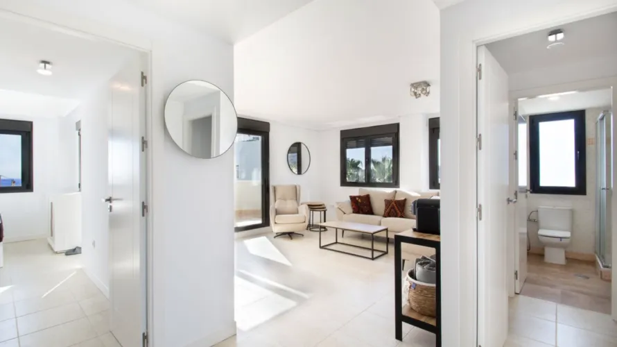 Dúplex de 2 dormitorios en Estepona, Spain No. 477 № 4