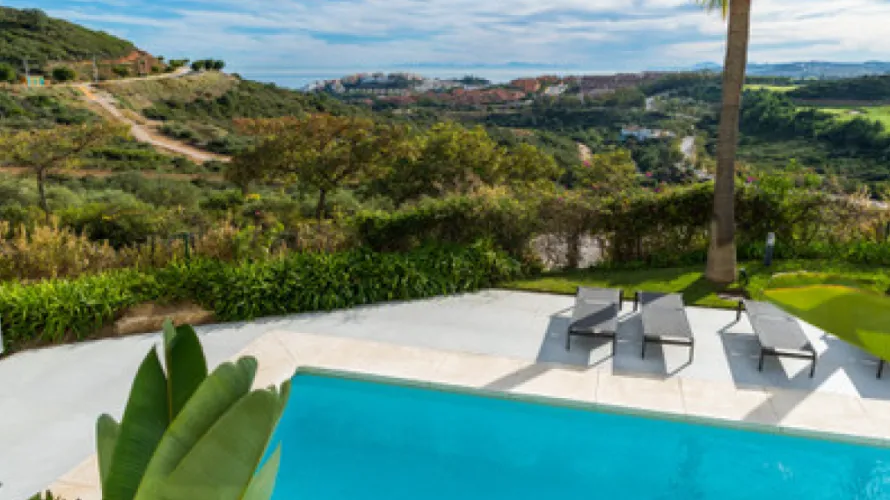 Apartamento de 2 dormitorios en Casares, Spain No. 406 № 4