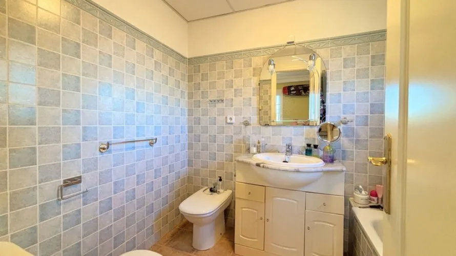 Apartamento de 2 dormitorios en Casares, Spain No. 572 № 14