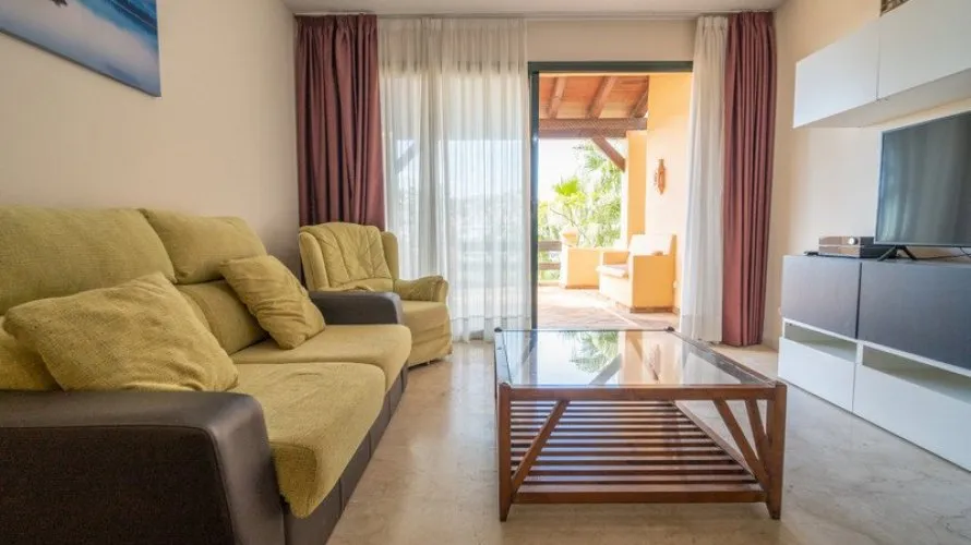 Apartamento de 2 dormitorios en Estepona, Spain No. 483 № 26