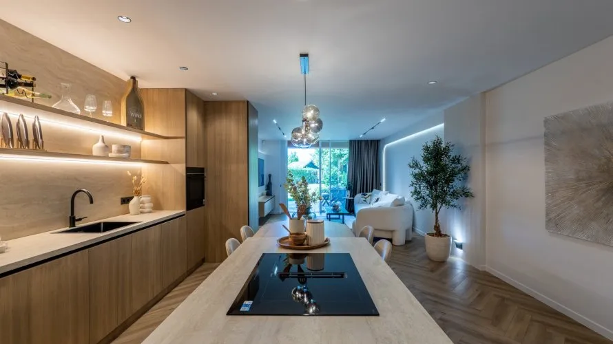 Apartamento de 3 dormitorios en Nueva Andalucía, Spain No. 770