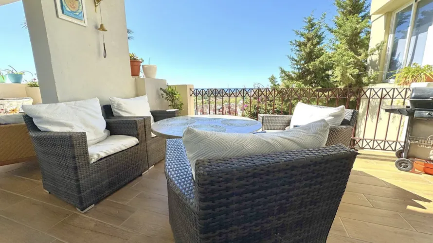 Apartamento de 3 dormitorios en Estepona, Spain No. 491 № 6