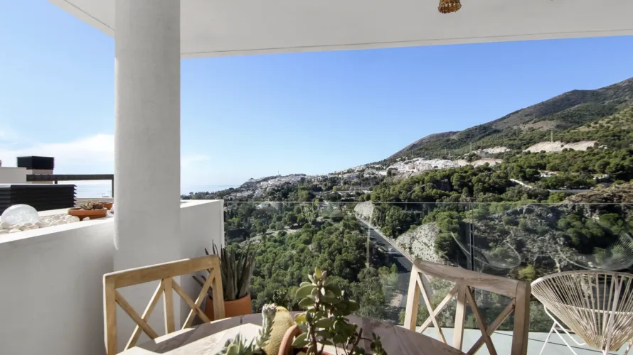 Apartamento de 3 dormitorios en Benalmádena, Spain No. 531 № 19