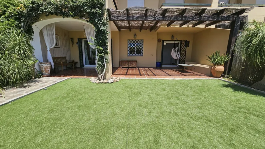 Apartamento de 2 dormitorios en Estepona, Spain No. 781 № 8