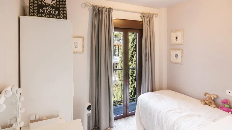 Apartamento de 3 dormitorios en Marbella, Spain No. 232 № 1
