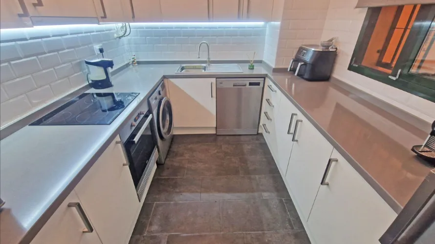 Apartamento de 2 dormitorios en Mijas Costa, Spain No. 750 № 28