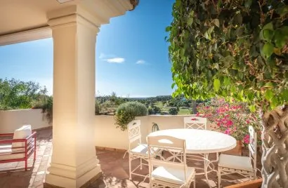 Dúplex de 3 dormitorios en Nueva Andalucía, Spain No. 475