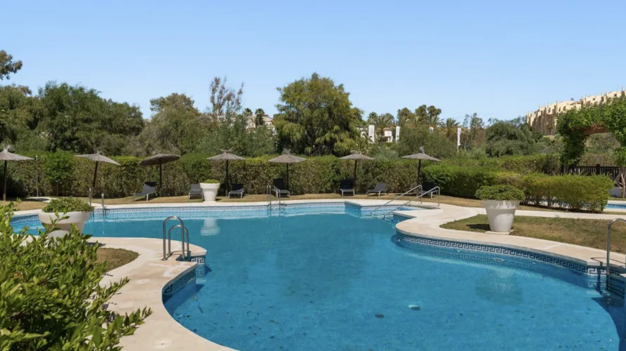 Apartamento de 2 dormitorios en Estepona, Spain No. 490 № 14