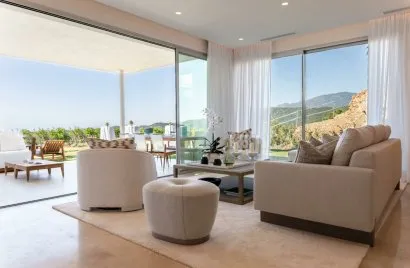 Apartamento de 4 dormitorios en Benahavís, Spain No. 298