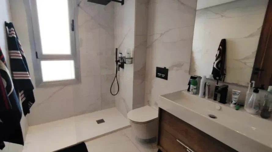 Apartamento de 3 dormitorios en Cortes (San Pedro De Alcantara), Spain No. 719 № 10