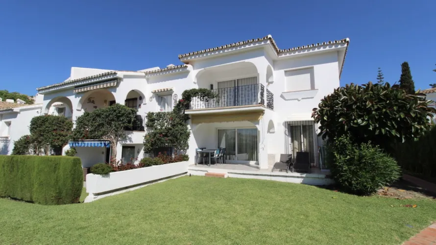 Apartamento de 2 dormitorios en Estepona, Spain No. 783 № 11