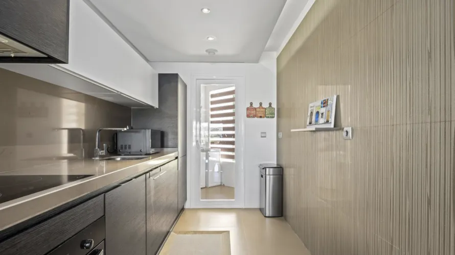 Apartamento de 3 dormitorios en Benahavís, Spain No. 766 № 8