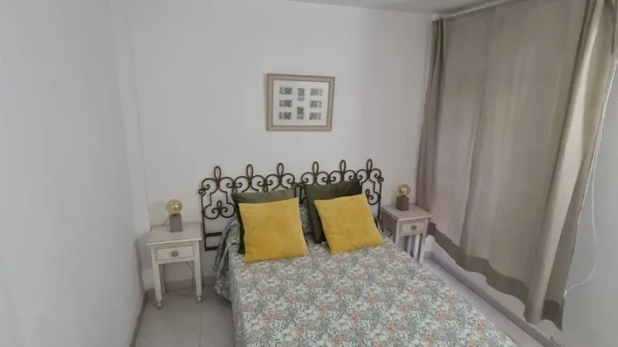 Apartamento de 2 dormitorios en Fuengirola, Spain No. 455