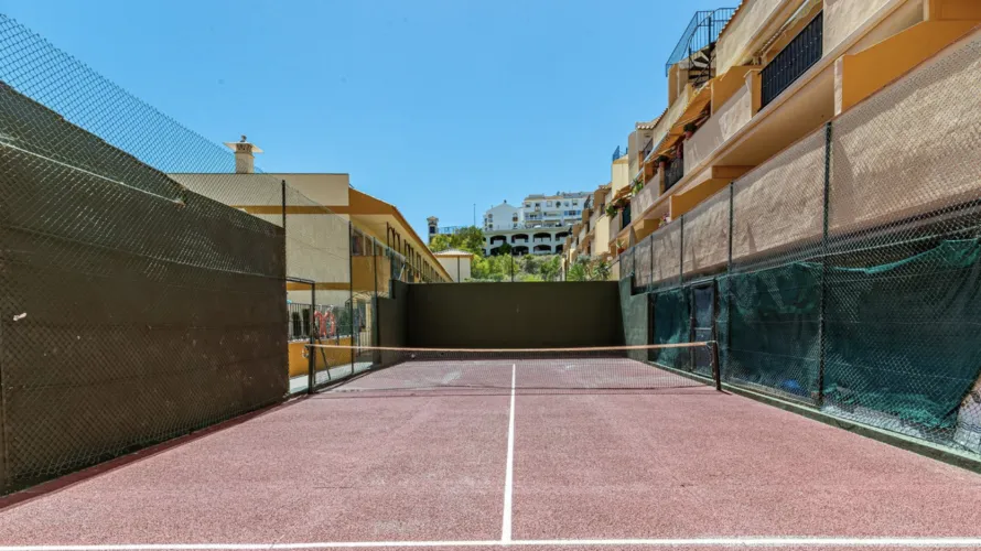 Apartamento de 2 dormitorios en Fuengirola, Spain No. 692 № 16