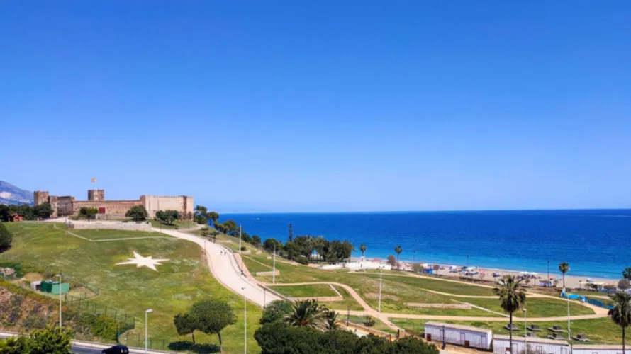 Dúplex de 2 dormitorios en Fuengirola, Spain No. 762 № 3