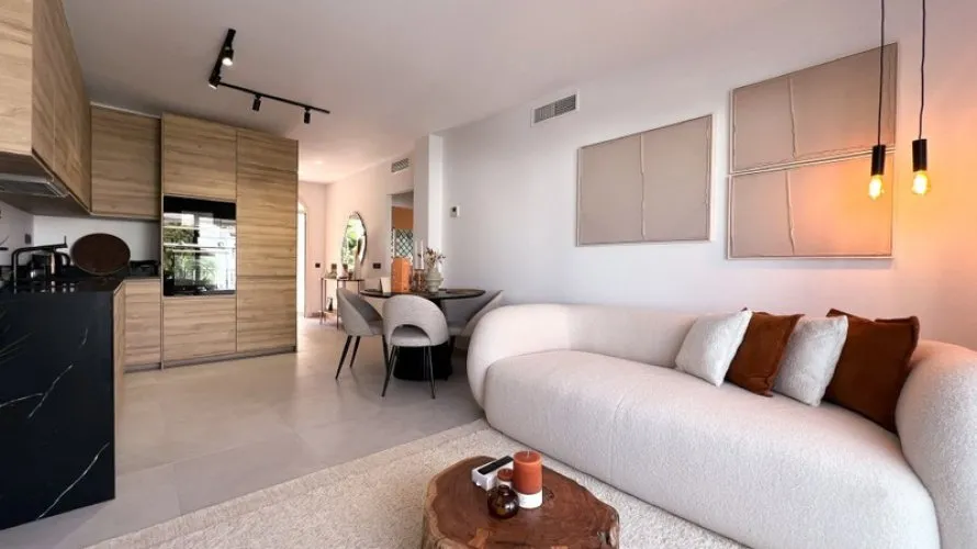 Dúplex de 3 dormitorios en Nueva Andalucía, Spain No. 711