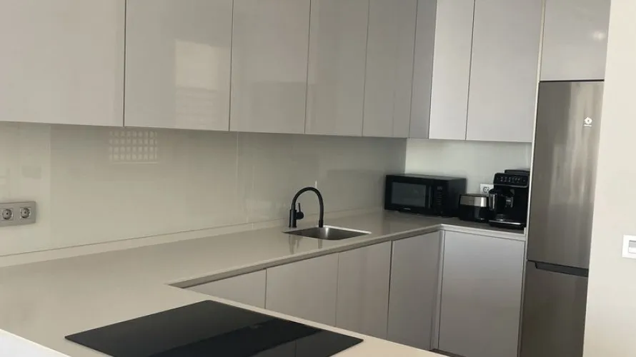 Dúplex de 3 dormitorios en Estepona, Spain No. 669 № 20