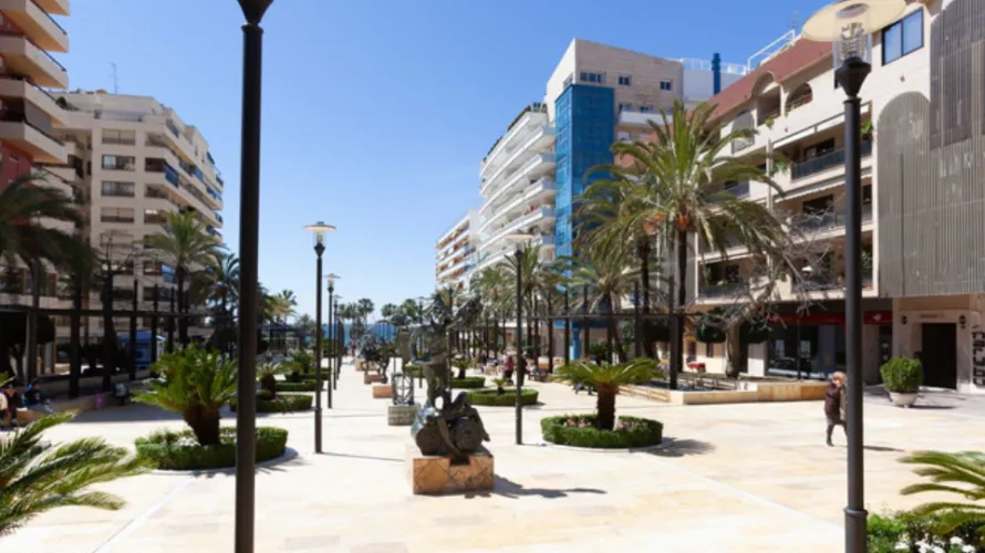 Apartamento de 2 dormitorios en Marbella, Spain No. 586 № 5