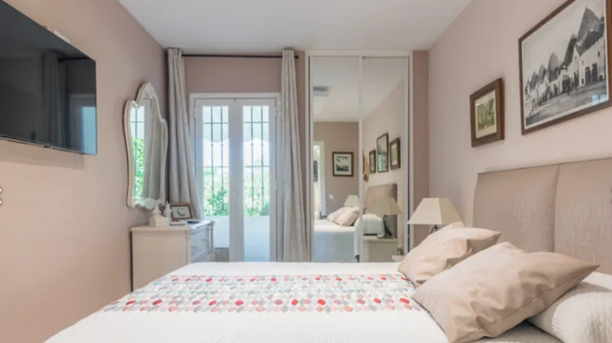 Apartamento de 2 dormitorios en Marbella, Spain No. 617 № 14