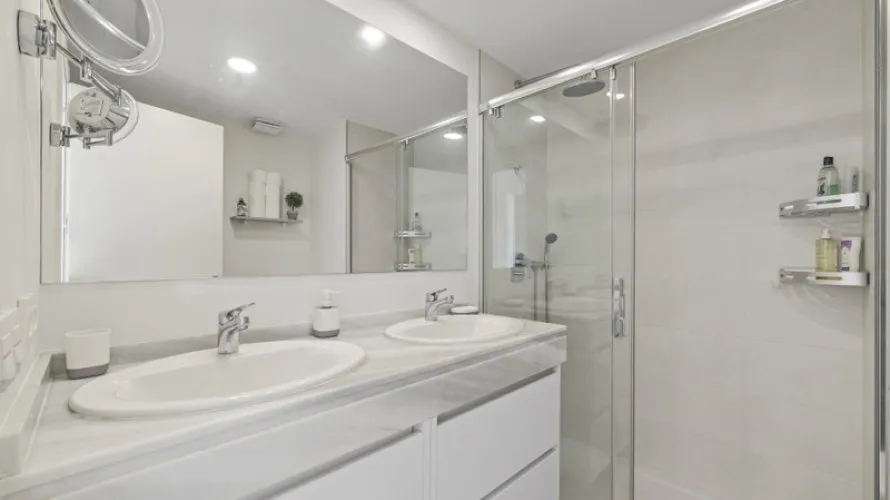 Apartamento de 2 dormitorios en Benalmádena, Spain No. 533 № 9