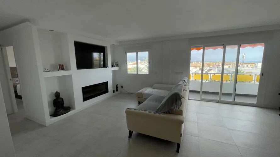 Apartamento de 3 dormitorios en Cortes (San Pedro De Alcantara), Spain No. 567 № 12