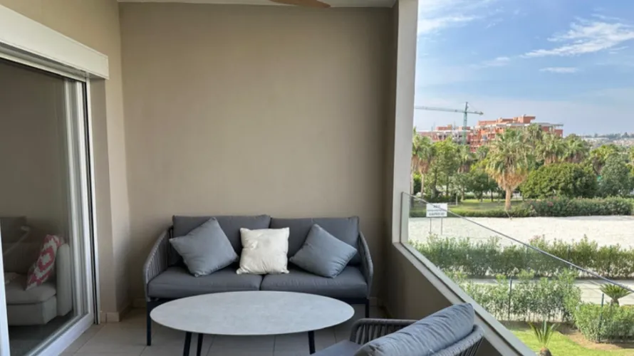 Apartamento de 3 dormitorios en Nueva Andalucía, Spain No. 661 № 11