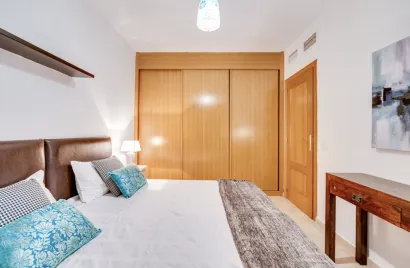 Apartamento de 3 dormitorios en Estepona, Spain No. 474