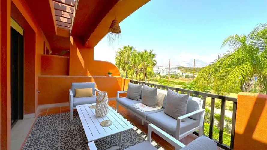 Dúplex de 3 dormitorios en Estepona, Spain No. 432 № 9