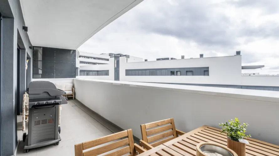 Apartamento de 2 dormitorios en Estepona, Spain No. 527