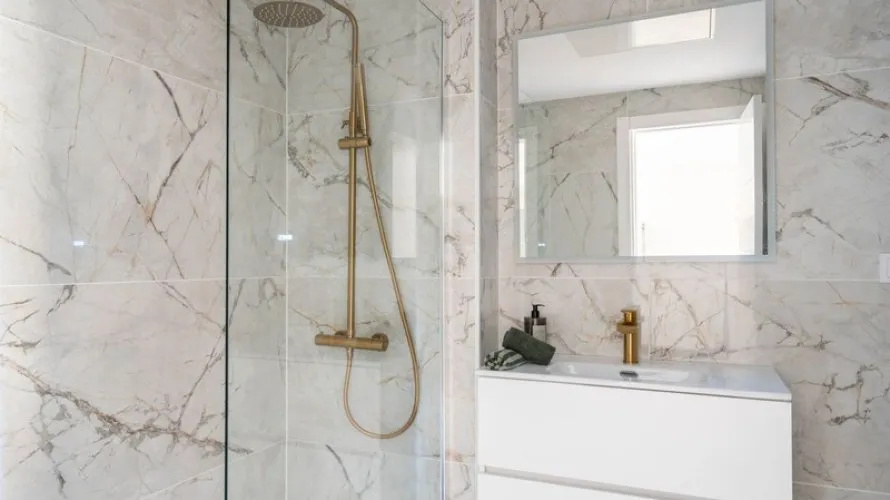 Apartamento de 4 dormitorios en Cortes (San Pedro De Alcantara), Spain No. 723 № 22