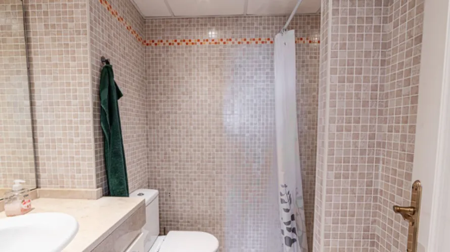 Apartamento de 2 dormitorios en Benalmádena, Spain No. 775 № 4