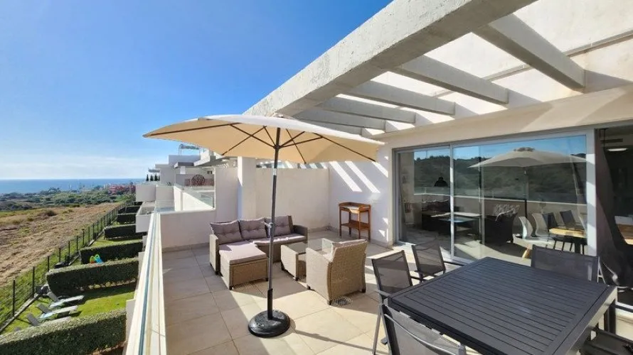 Dúplex de 3 dormitorios en Estepona, Spain No. 340 № 23