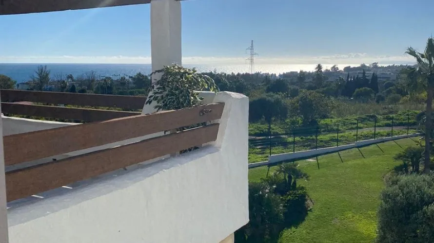 Apartamento de 2 dormitorios en Estepona, Spain No. 639 № 18