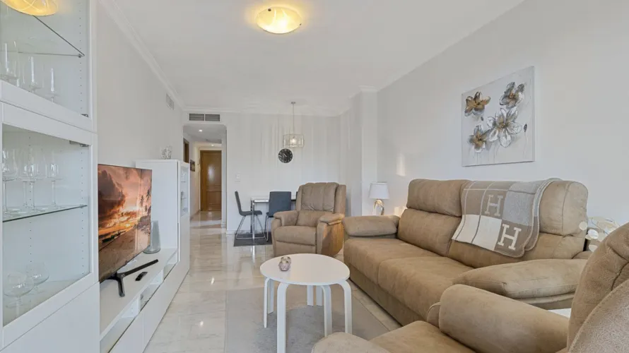 Apartamento de 2 dormitorios en Fuengirola, Spain No. 692