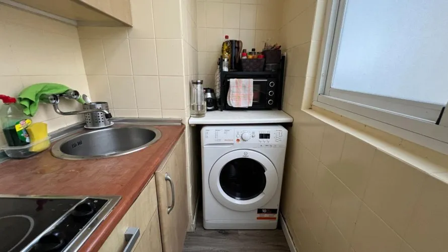 Apartamento de 1 dormitorio en Madrid, Spain No. 1602 № 2