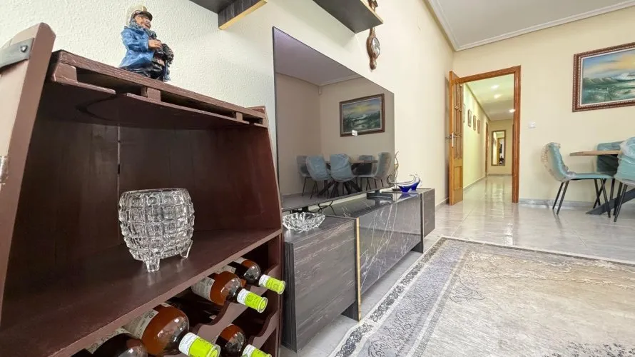 Apartamento de 3 dormitorios en Torrevieja, Spain No. 1605 № 2