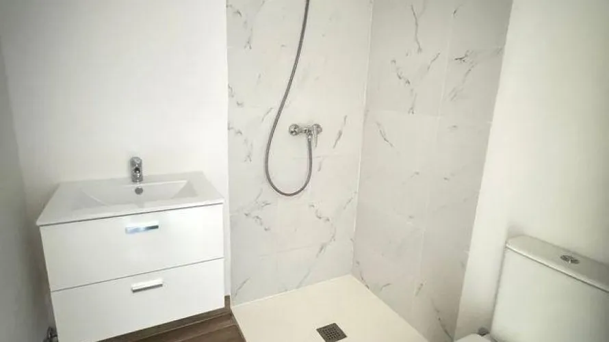 Apartamento de 2 dormitorios en Madrid, Spain No. 1539 № 4