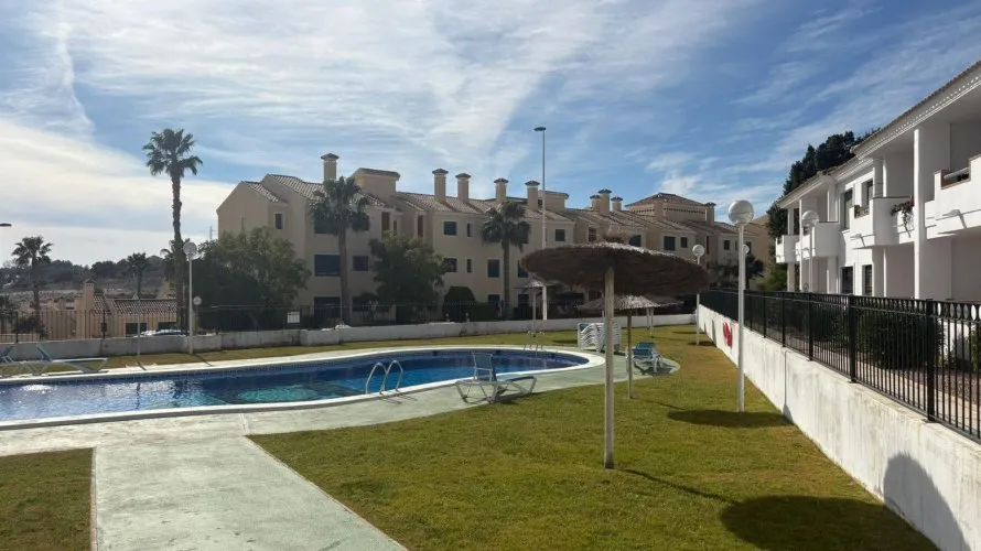Apartamento de 2 dormitorios en Campoamor, Spain No. 1598