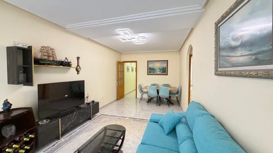 Apartamento de 3 dormitorios en Torrevieja, Spain No. 1605 № 1