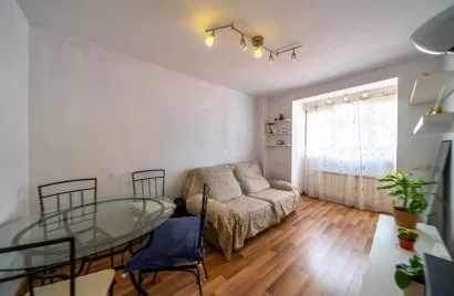 Apartamento de 2 dormitorios en Madrid, Spain No. 1521