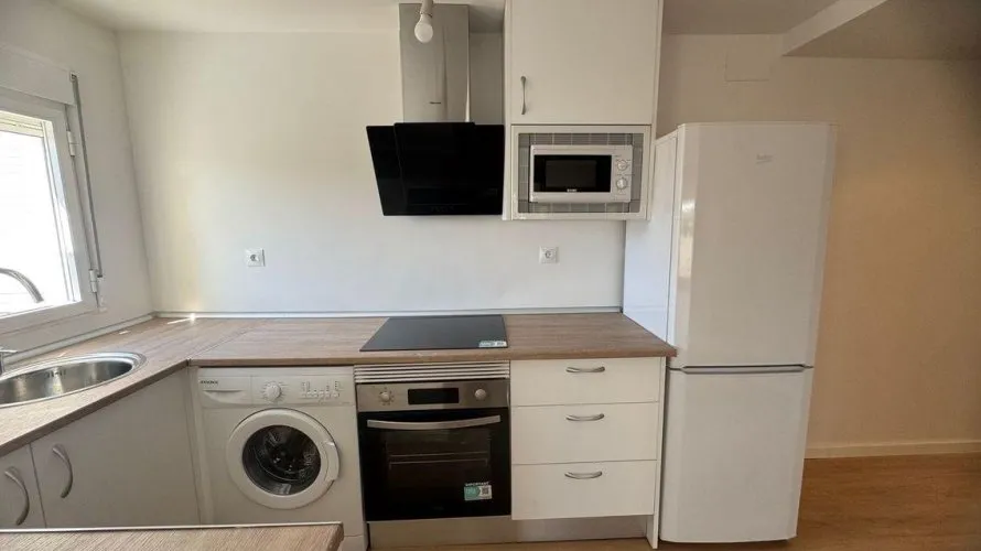 Apartamento de 2 dormitorios en Madrid, Spain No. 1539 № 19