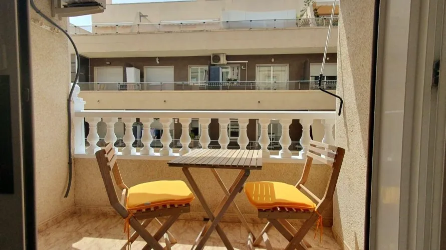 Apartamento de 2 dormitorios en Torrevieja, Spain No. 1716 № 3