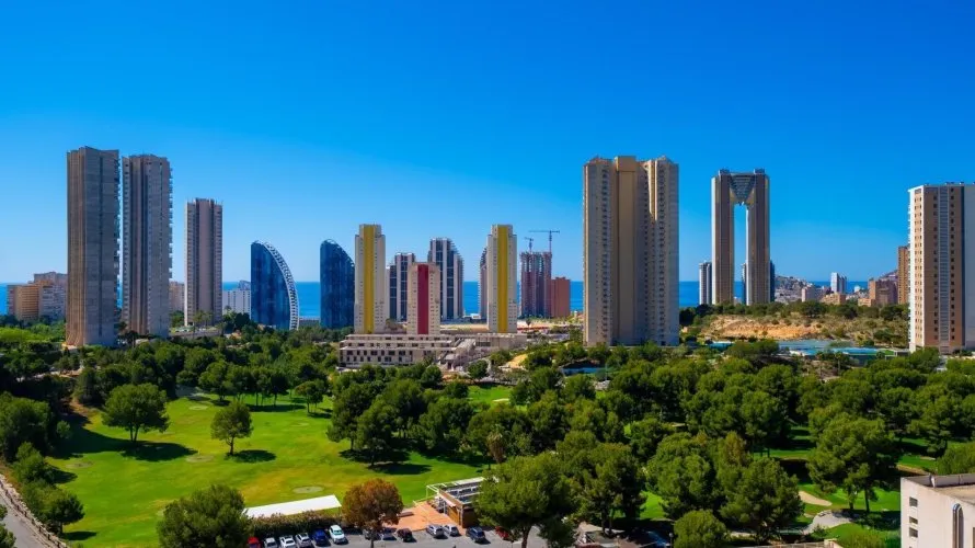 Apartamento de 2 dormitorios en Benidorm, Spain No. 1550 № 8