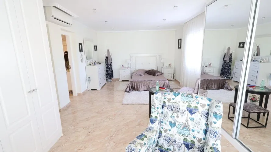 Apartamento de 5 dormitorios en Torrevieja, Spain No. 1548 № 4