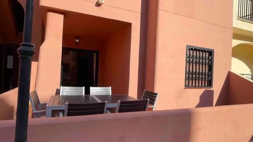 Apartamento de 2 dormitorios en Torrevieja, Spain No. 1563