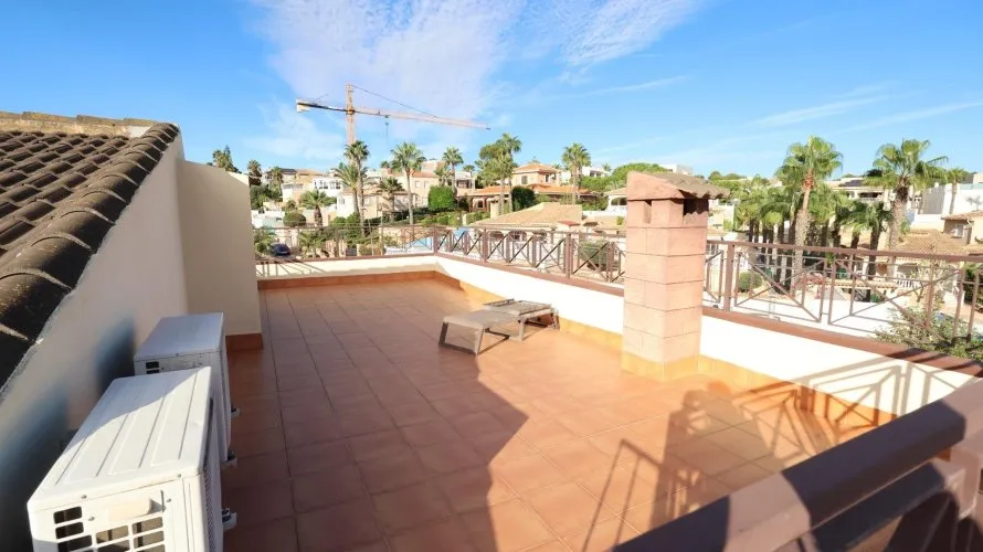 Apartamento de 5 dormitorios en Torrevieja, Spain No. 1548 № 1