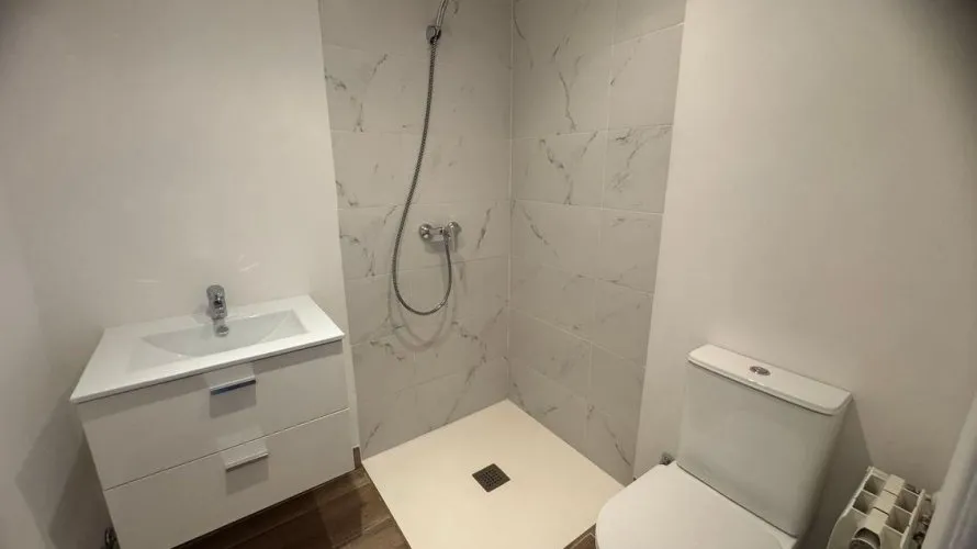 Apartamento de 2 dormitorios en Madrid, Spain No. 1539 № 11